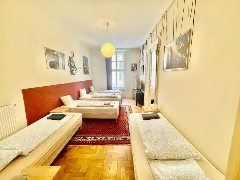 Synagogue Loft 3Br Free Parking Apartman Budapest 0*,  Magyarország